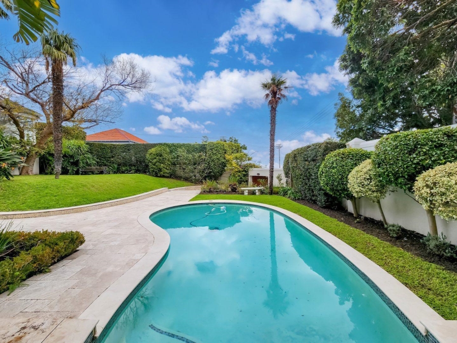 To Let 4 Bedroom Property for Rent in Fresnaye Western Cape